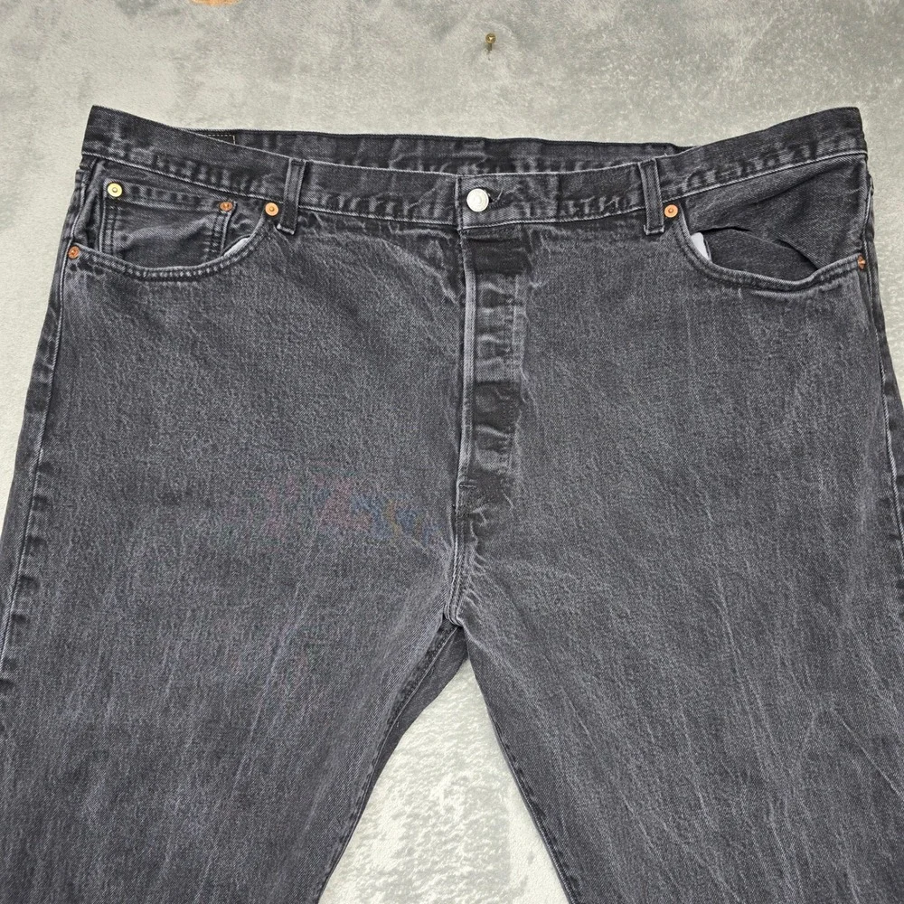 Levis 501 Original Fit Straight Leg Button Fly Jeans Mens 48x34
Faded Black Wash - Picture 2 of 12